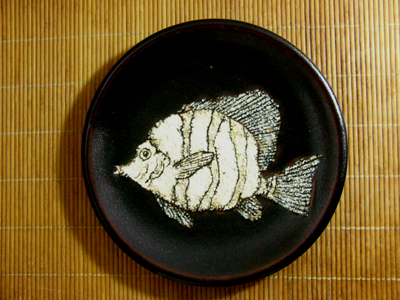 岸園山作　飾皿　魚2