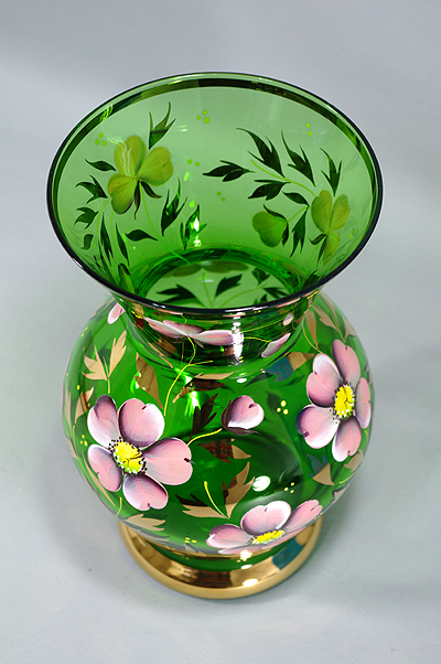 ボヘミアガラス　グリーン花　花瓶