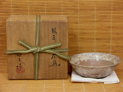 矢野陶々作　彫三島茶碗1