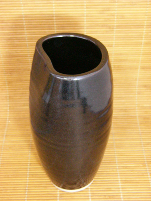 鈴木八郎　瀬戸黒花瓶2